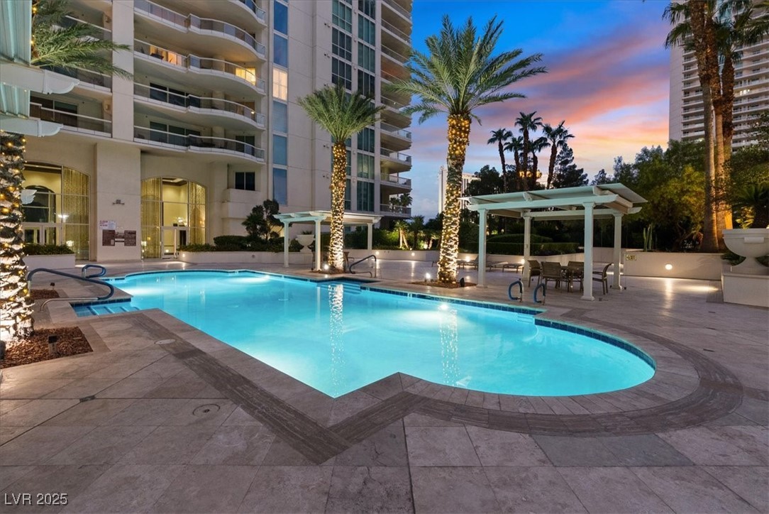 Las Vegas, Nevada 89109, United States, 3 Bedrooms Bedrooms, ,3 BathroomsBathrooms,Residential,Active,198688