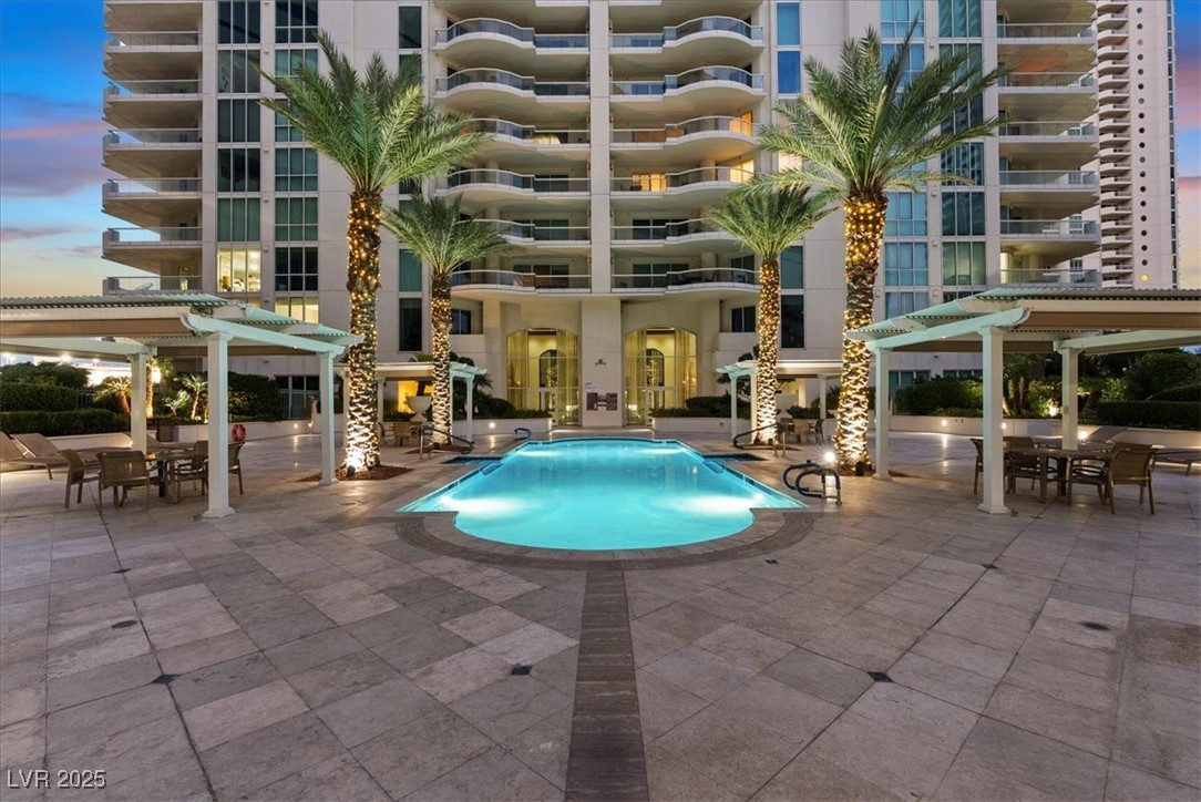 Las Vegas, Nevada 89109, United States, 3 Bedrooms Bedrooms, ,3 BathroomsBathrooms,Residential,Active,198688