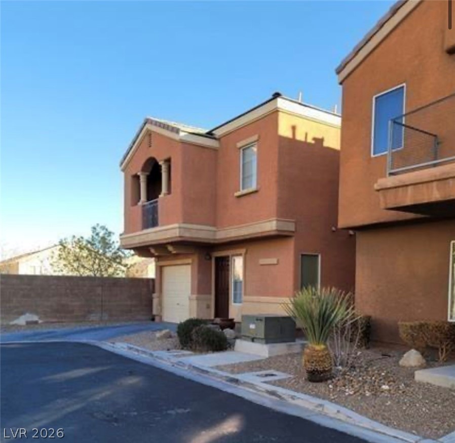 9402 Crimson Sky Street