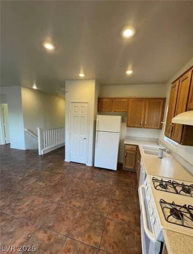 9402 Crimson Sky Street