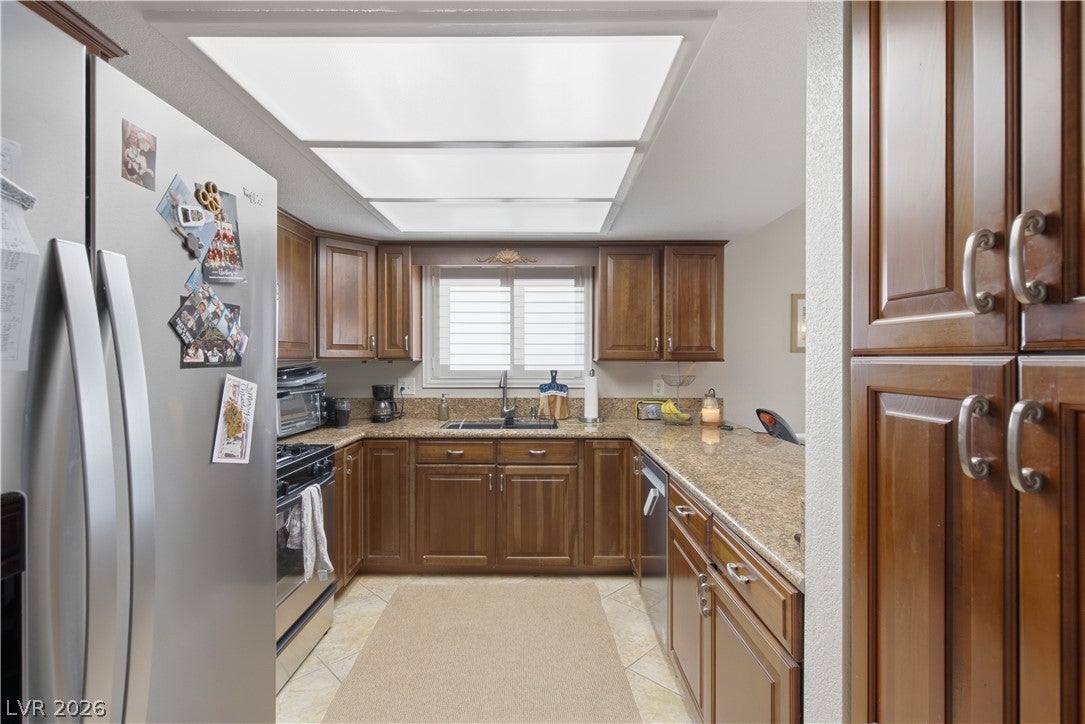 8325 Classic Villa Court