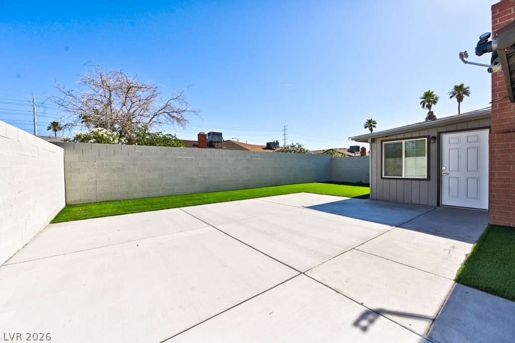 7005 Grassy Knoll Street