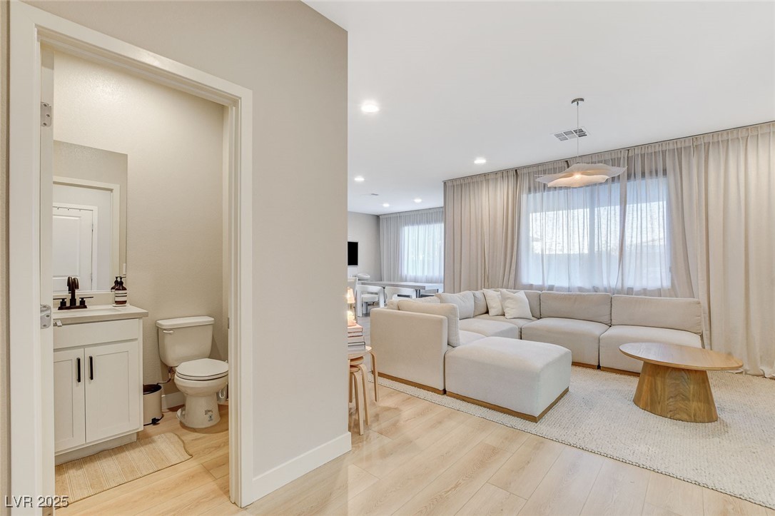 9716 Jade Rise Avenue