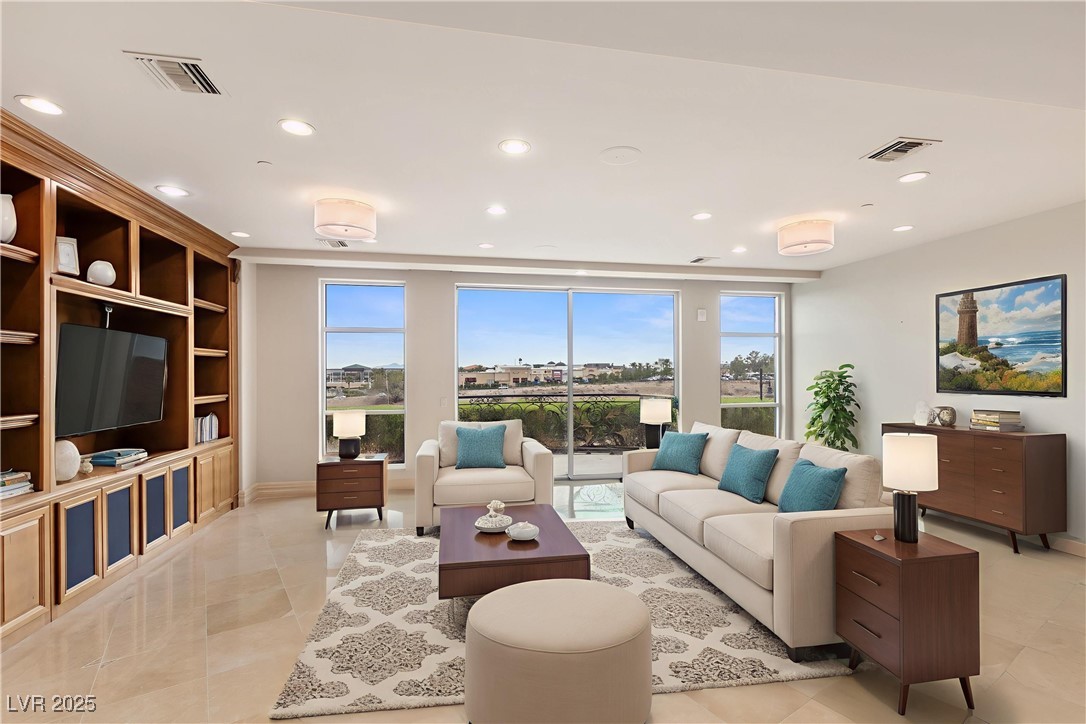 9101 Alta Drive 16