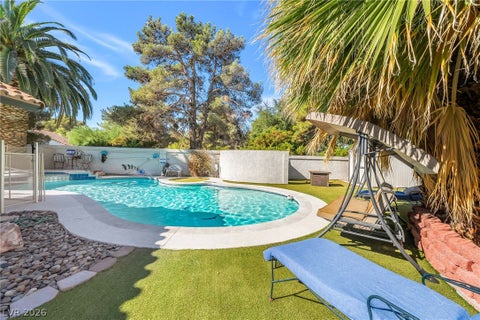Photo of 395 Placer Creek Lane, Henderson, NV 89014 (MLS # 2826803)