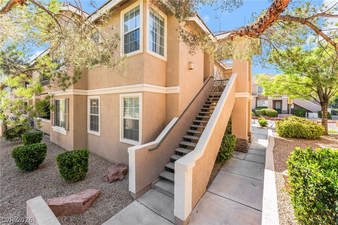 9901 Trailwood Drive 1120