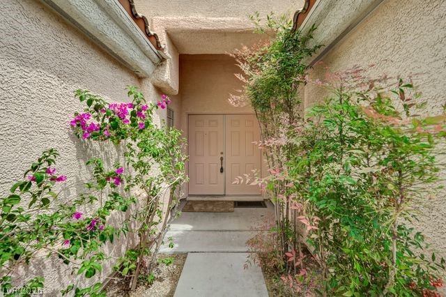 6924 Hazelnut Garden Street