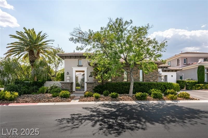 213 Satin Mist Court