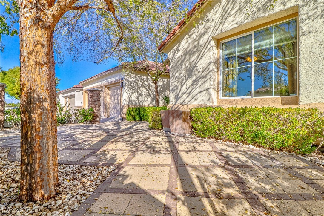 8634 Waterford Bend Street