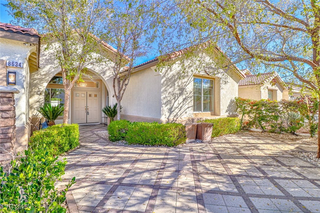 8634 Waterford Bend Street