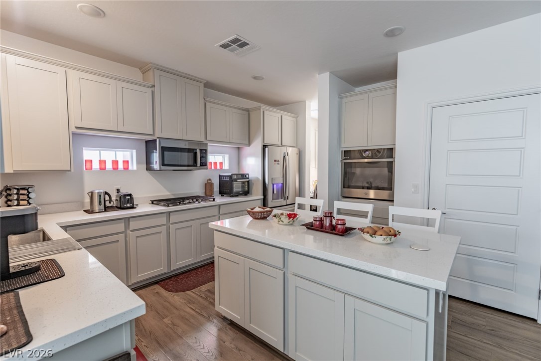 2555 Hampton Road 8206