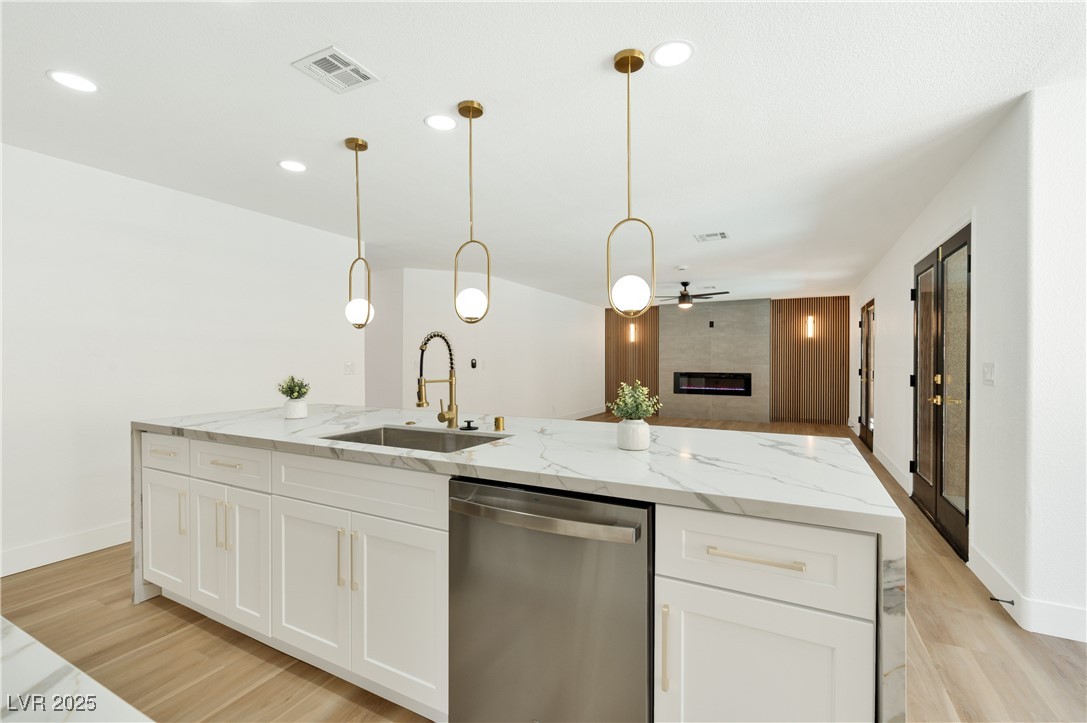 8312 Aqua Spray Avenue