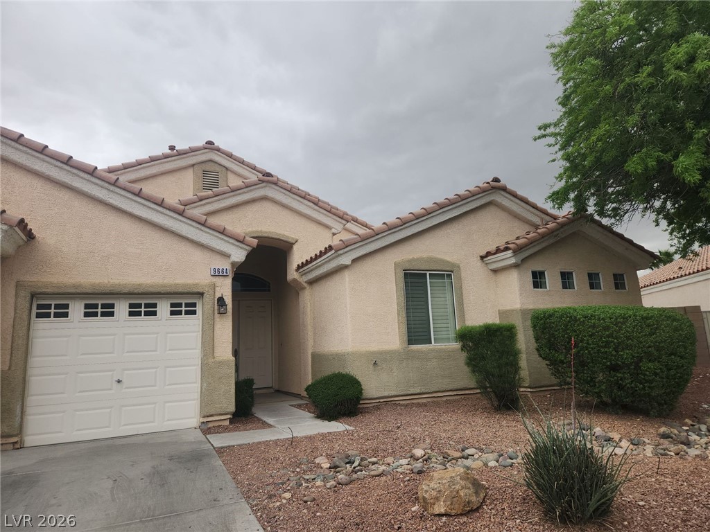 9664 Tapestry Pine Street