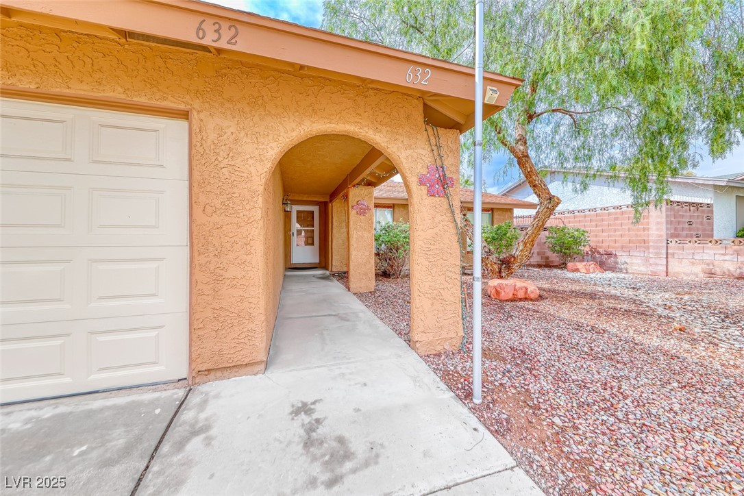 632 Arrayo Way