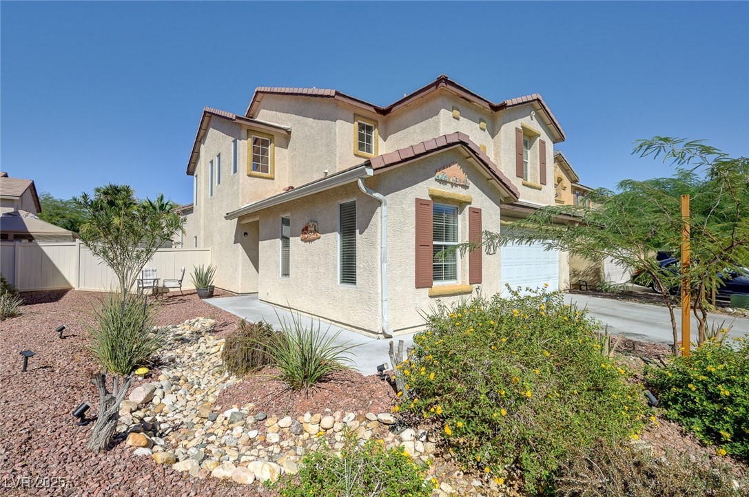 2586 Begonia Valley Avenue, Henderson, Nevada image 2