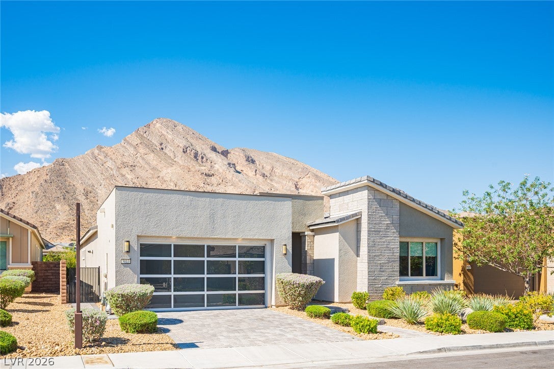 3013 Sierra Juniper Court