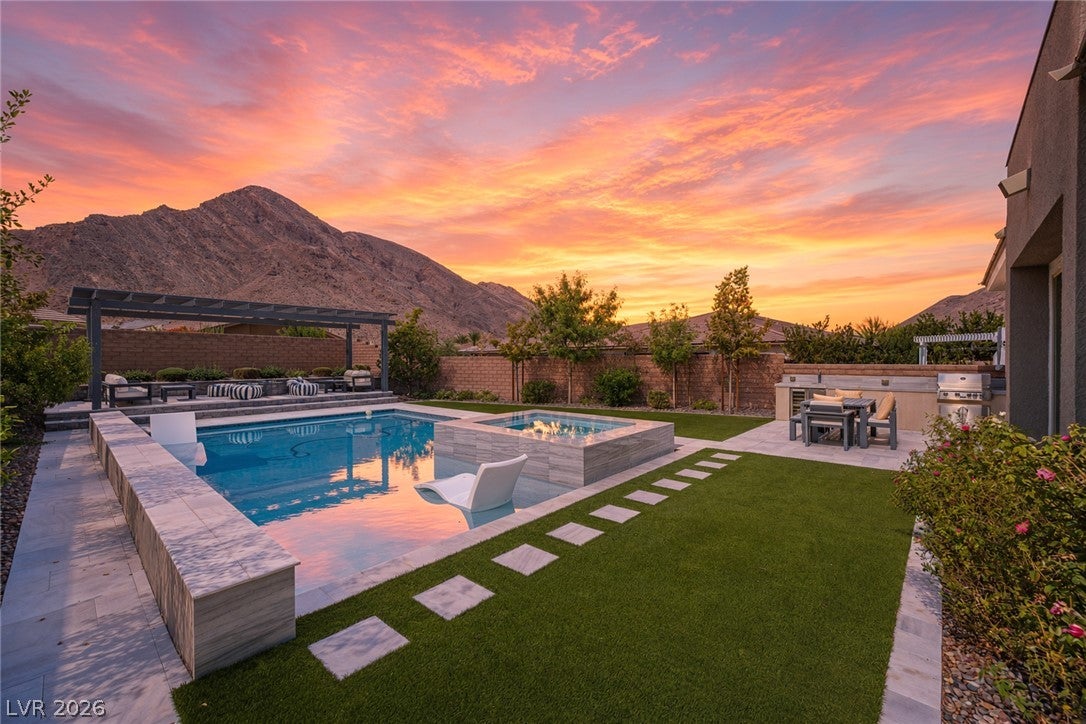 3013 Sierra Juniper Court