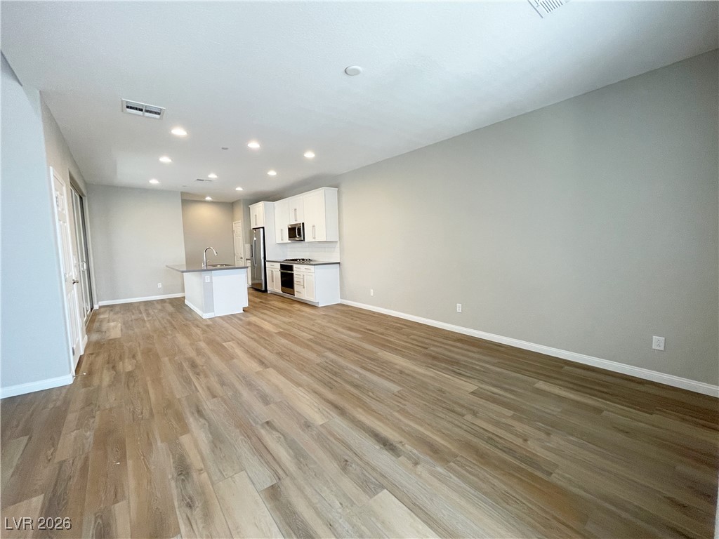 11695 Hamilton Lake Avenue