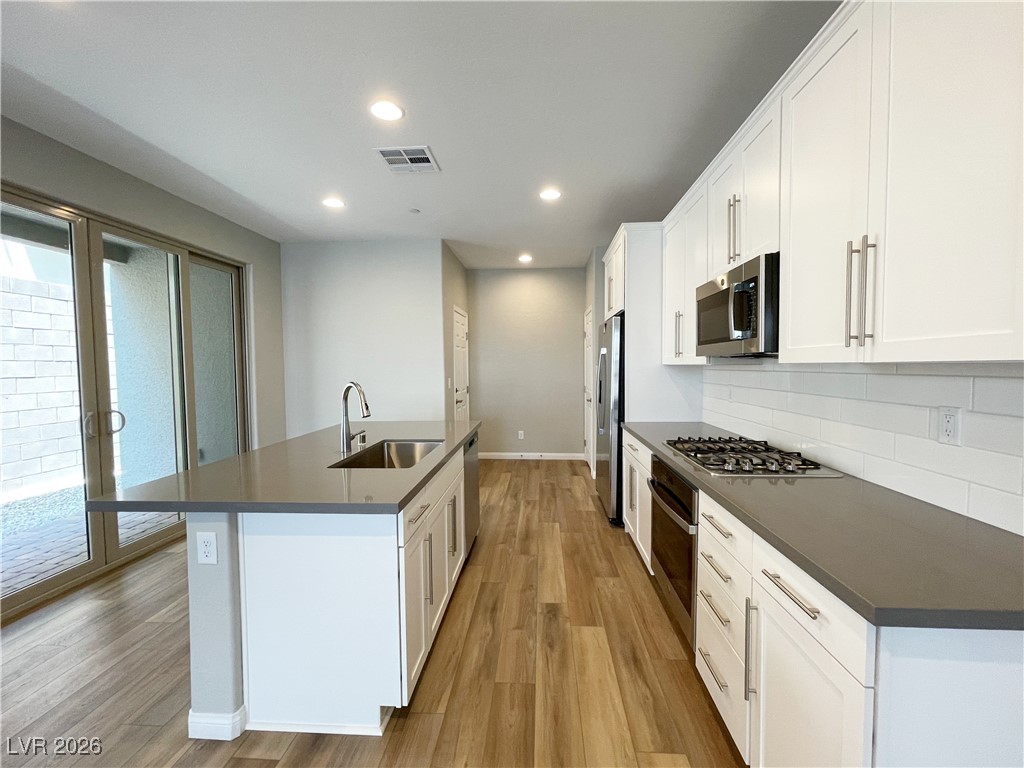 11695 Hamilton Lake Avenue