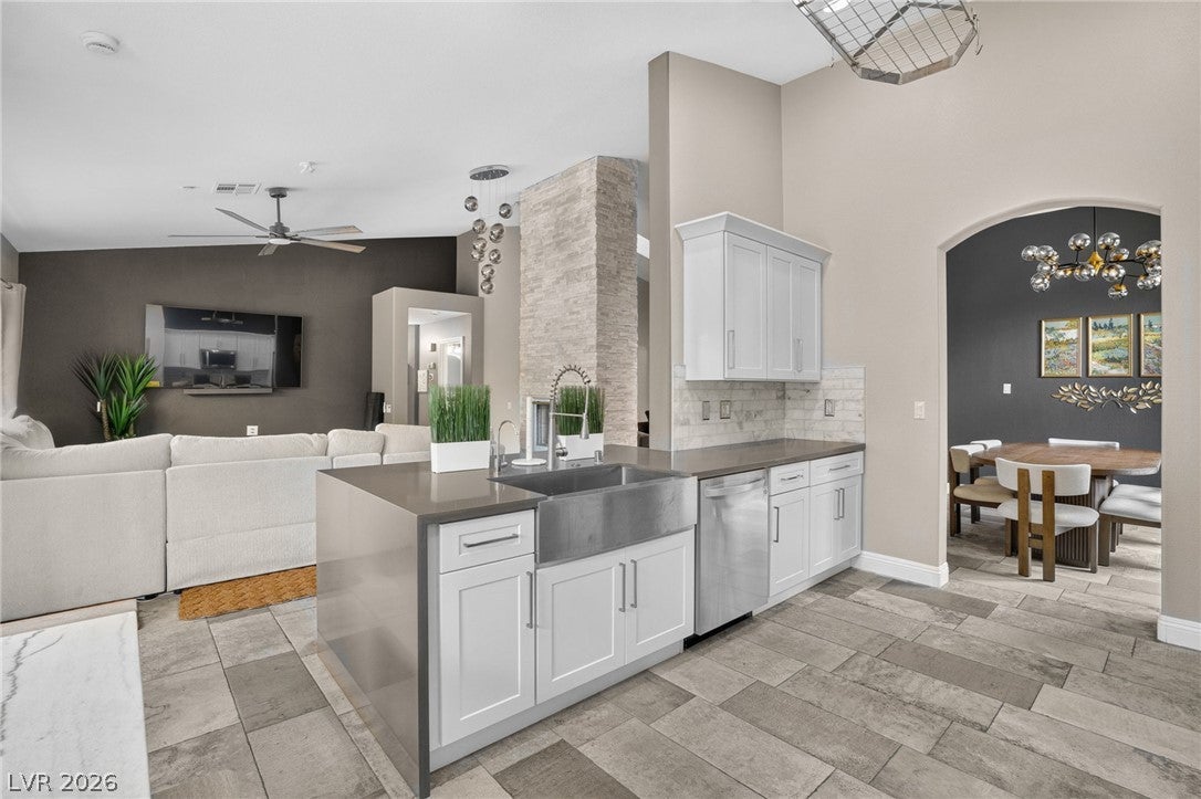 11212 Dell Cliffs Court