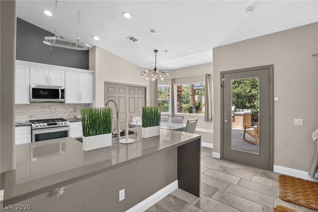 11212 Dell Cliffs Court