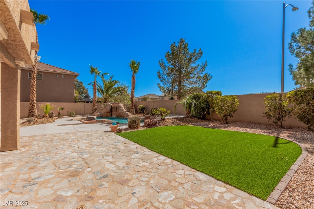 8809 Barium Rock Avenue, Las Vegas, Nevada image 35