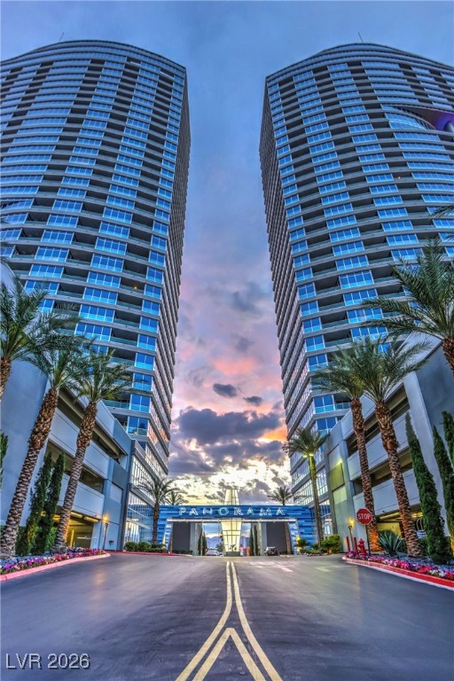 4525 Dean Martin Drive 304