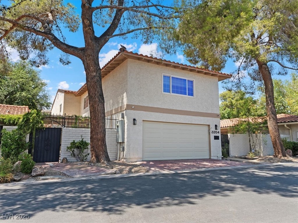 Properties 1 2204 Plaza De La Candela