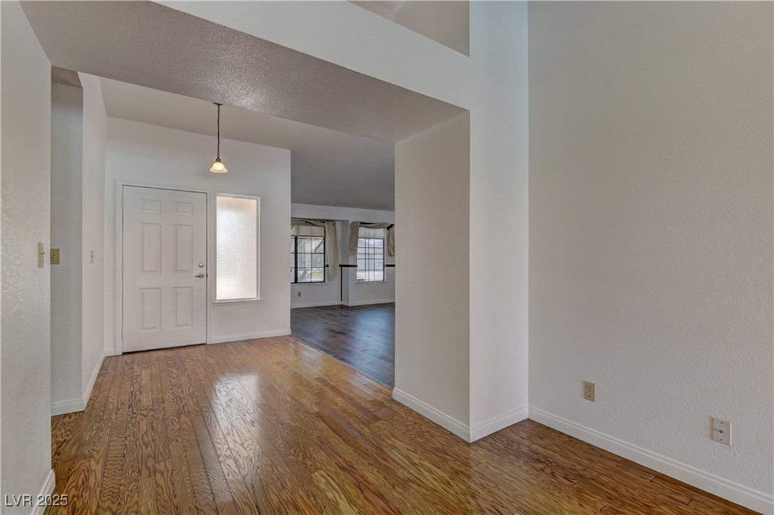 3024 Nutwood Street