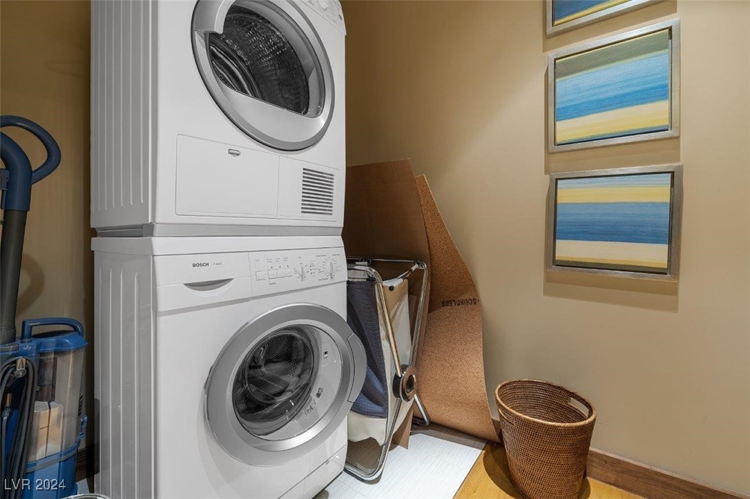 Las Vegas, Nevada 89158, United States, 2 Bedrooms Bedrooms, ,3 BathroomsBathrooms,Residential,Active,27078