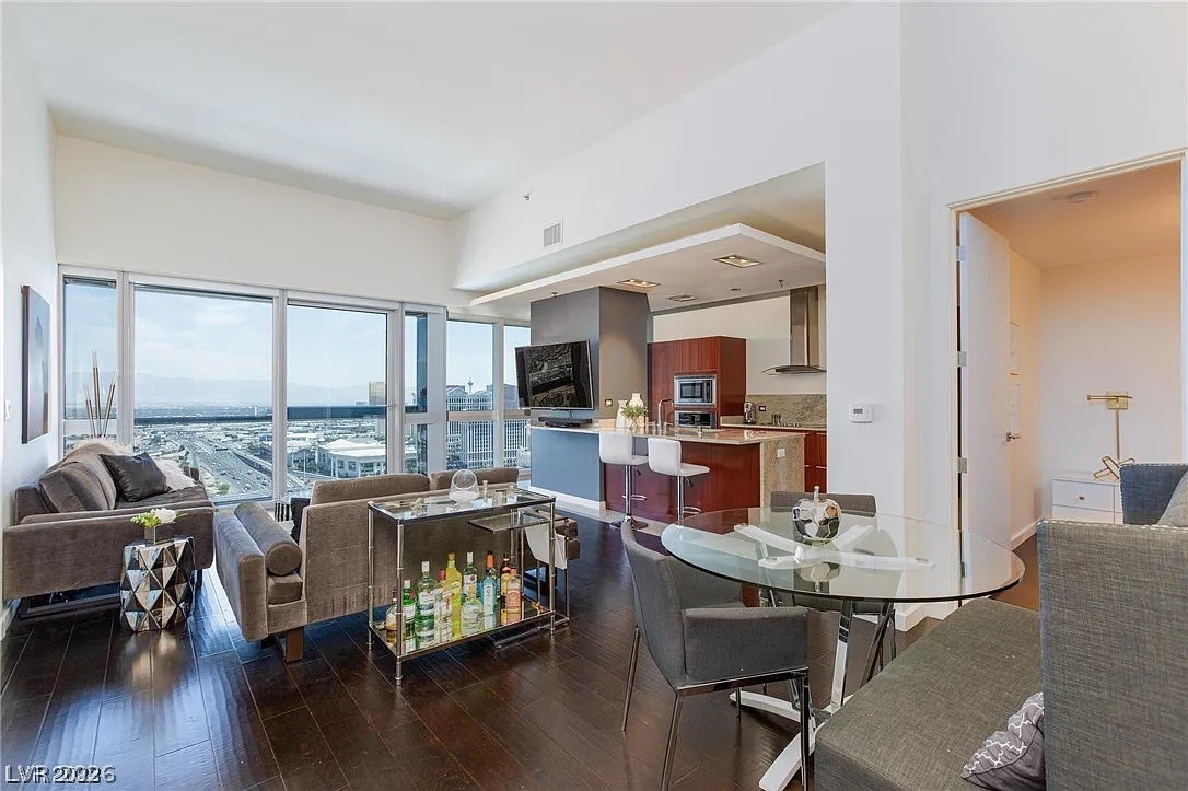4471 Dean Martin Drive 3508