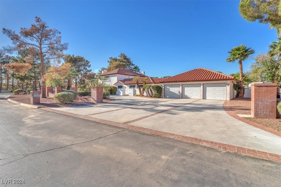 2868 Vista Del Sol Avenue