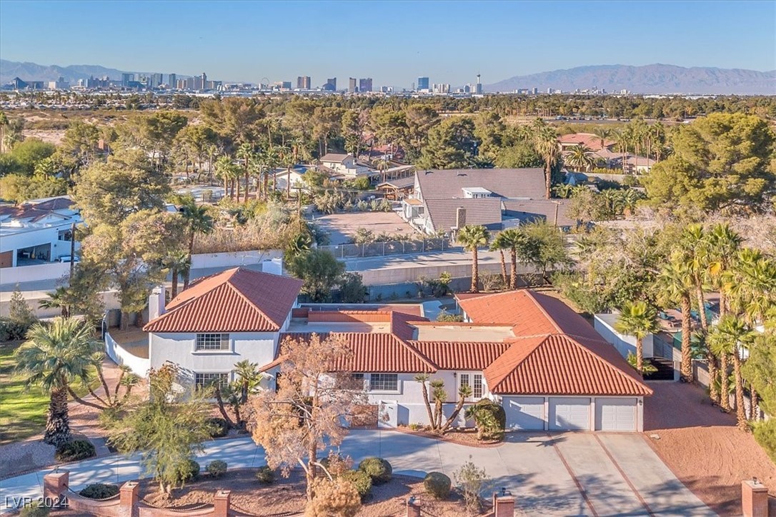 2868 Vista Del Sol Avenue