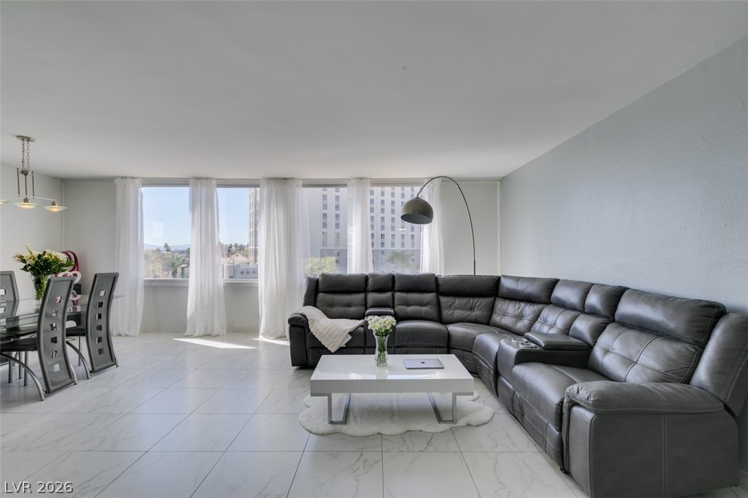 205 E Harmon Avenue 511