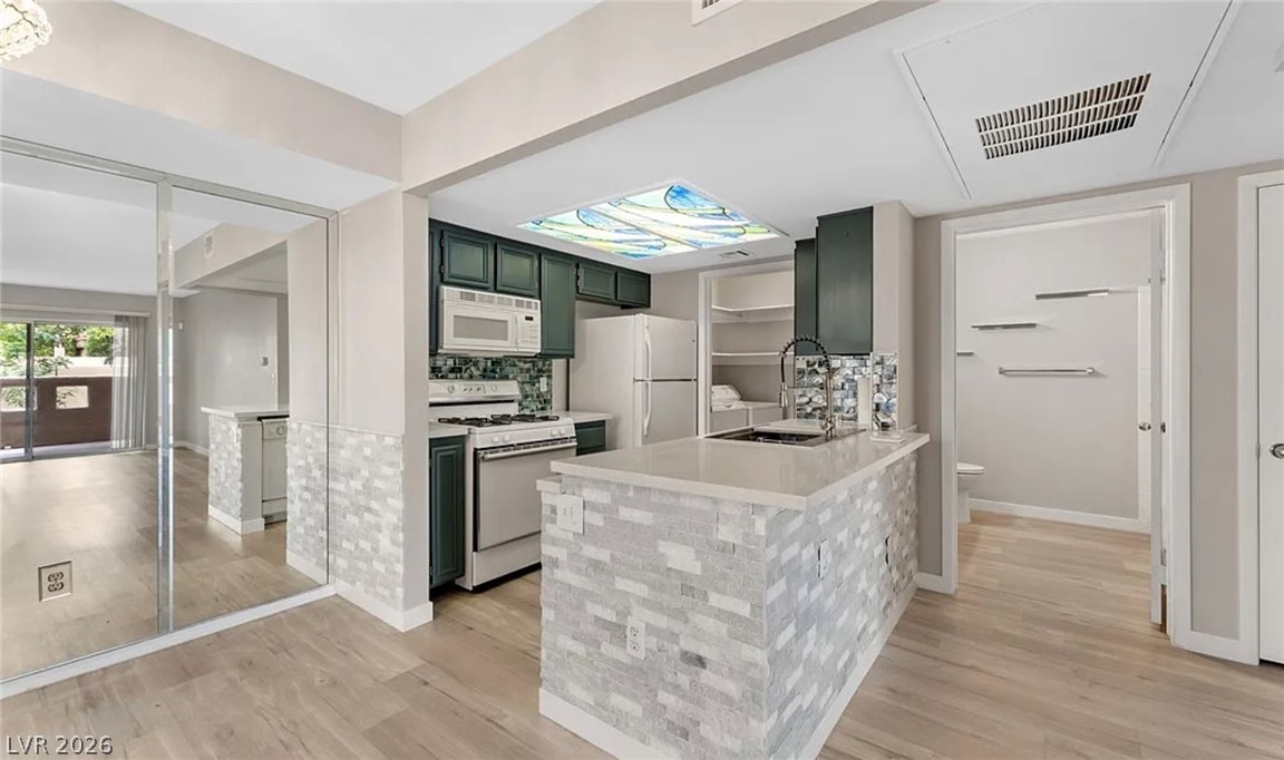 1900 Tierra Vista Drive 104