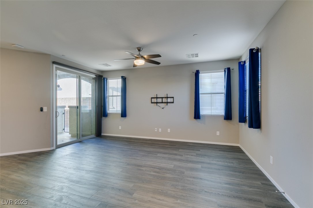 8704 Giant Causeway Avenue