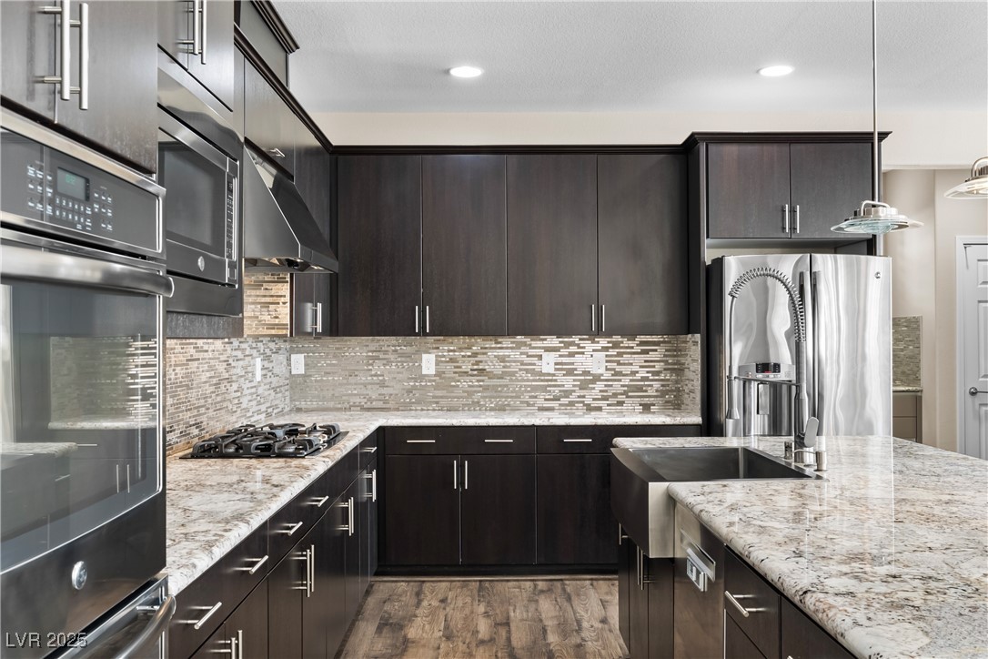 8687 Moon Crater Avenue