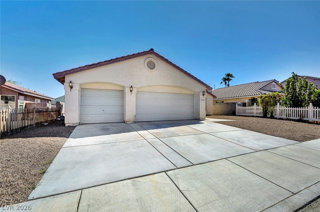 4321 Roaming Breeze Road