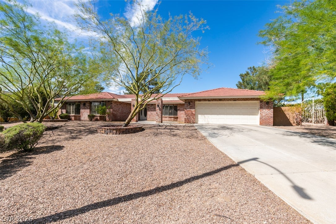 2246 Almart Circle