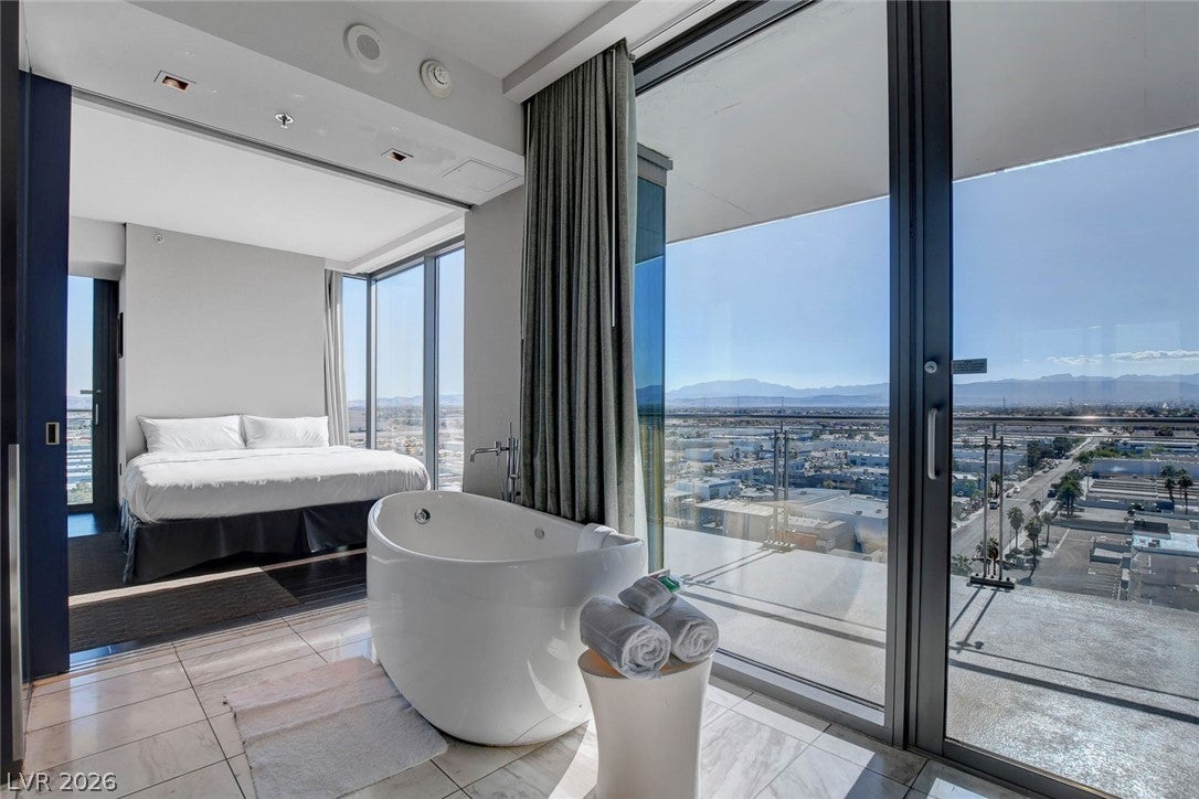 4381 W Flamingo Road 1121