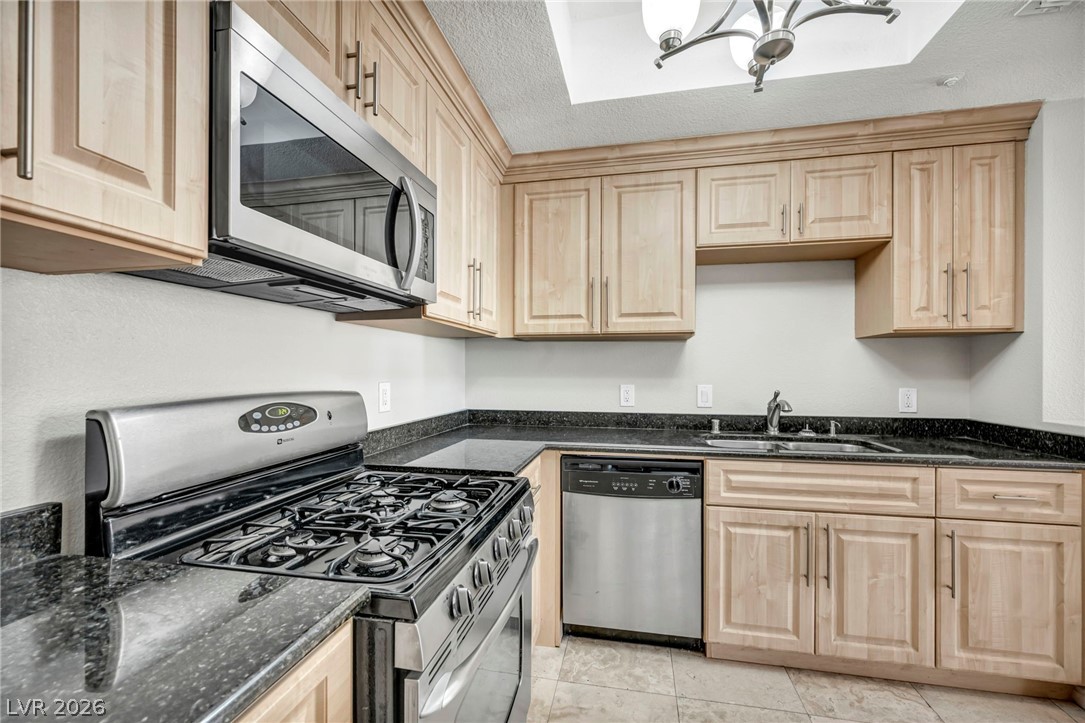 220 E Flamingo Road 302