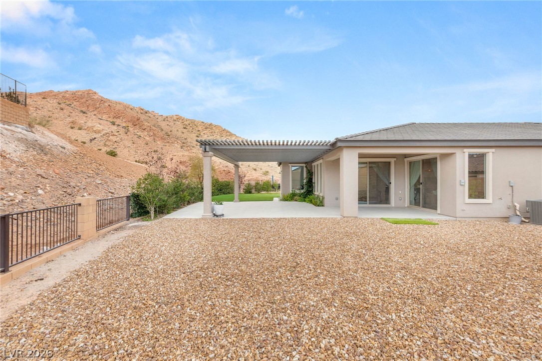 6 Sun Lily Lane