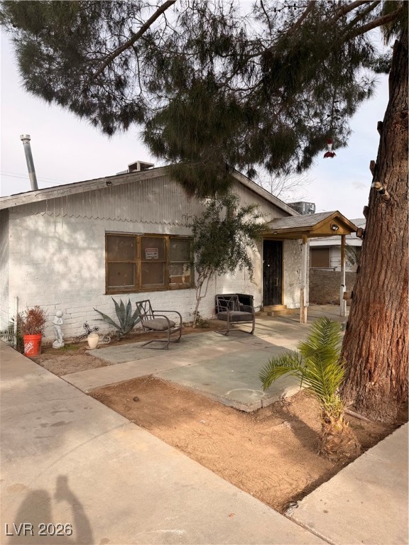 310 W Van Buren Avenue