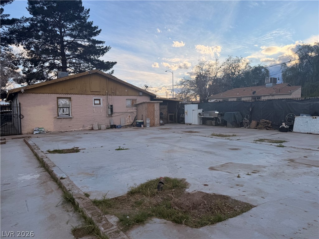 310 W Van Buren Avenue