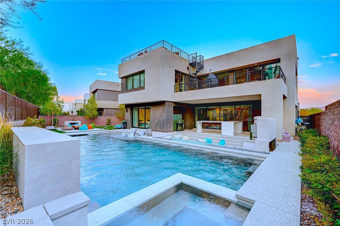 5 HIGHLAND COVE Lane