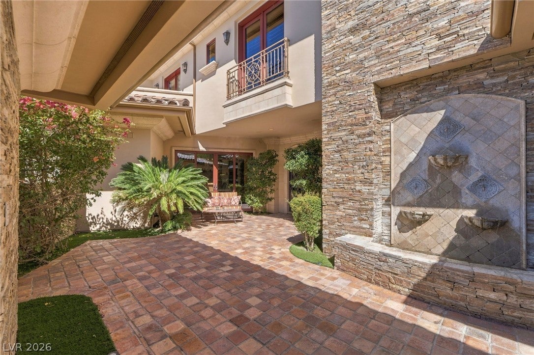 5 Wild Ridge Court