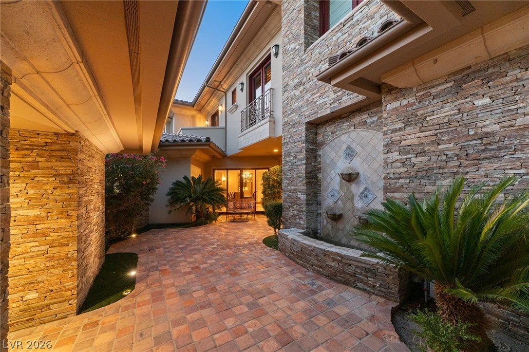 5 Wild Ridge Court