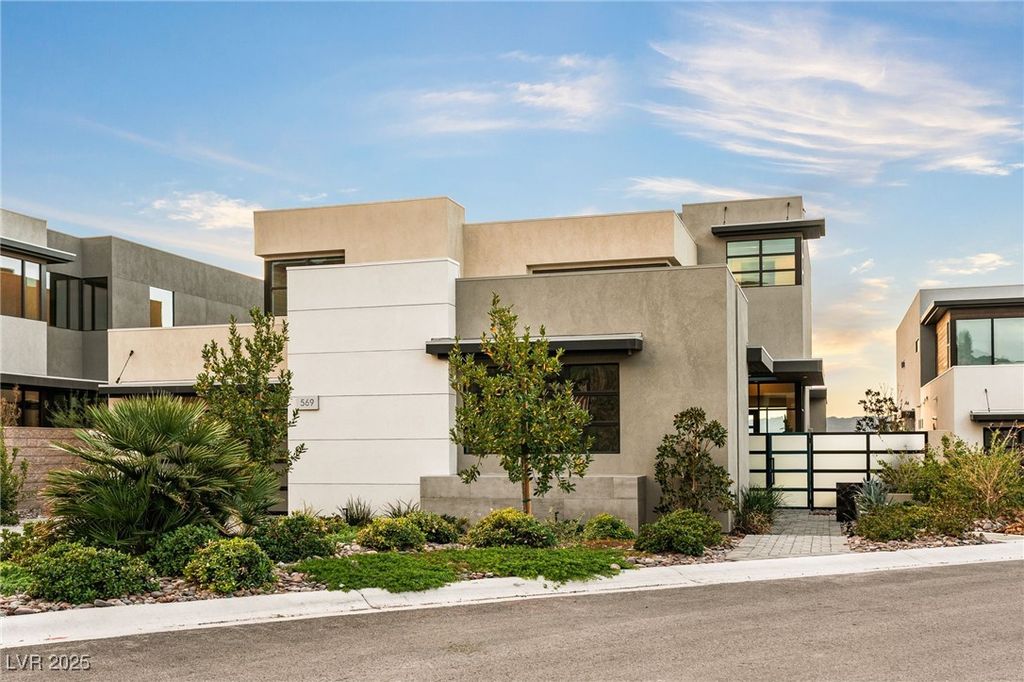 Photo of 569 Overlook Rim Drive, Henderson, NV 89012 (MLS # 2734635)