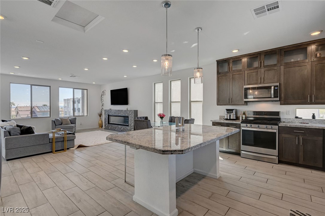 Las Vegas, Nevada 89113, United States, 3 Bedrooms Bedrooms, ,3 BathroomsBathrooms,Residential,Active,108035