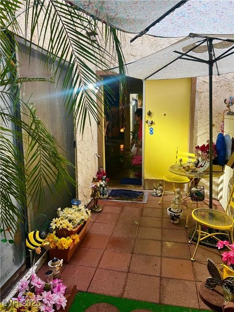 2528 Court Street Las Vegas NV 89121